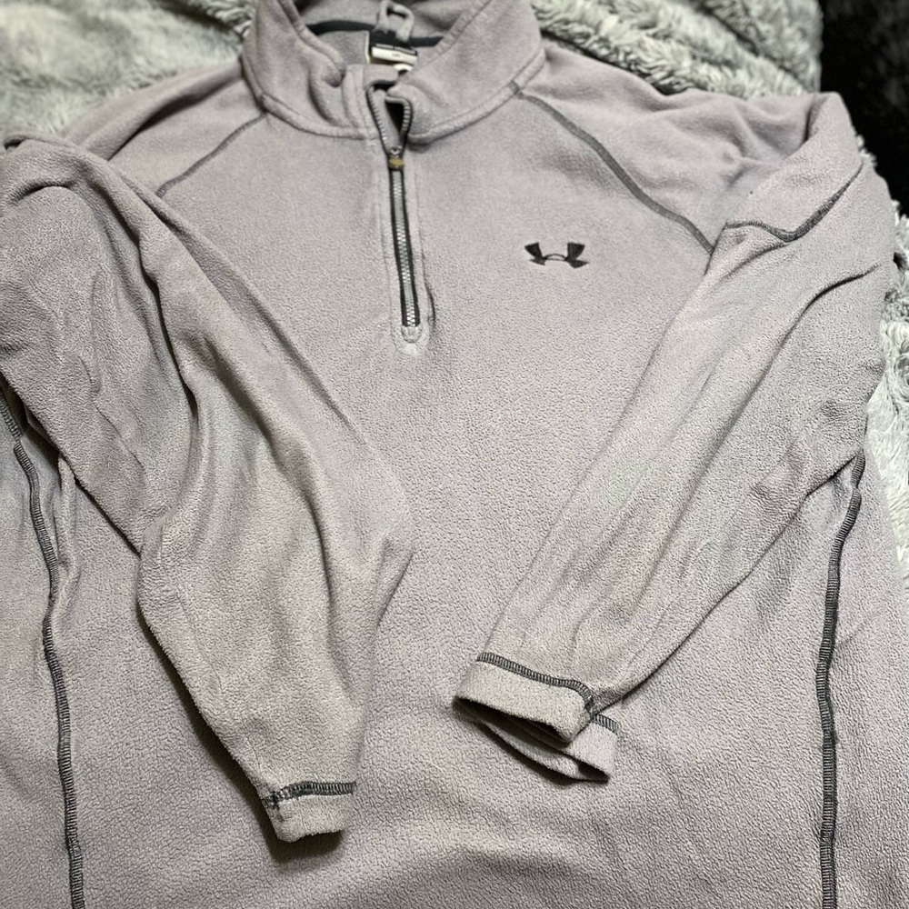 Men’s Under Armour medium pullover